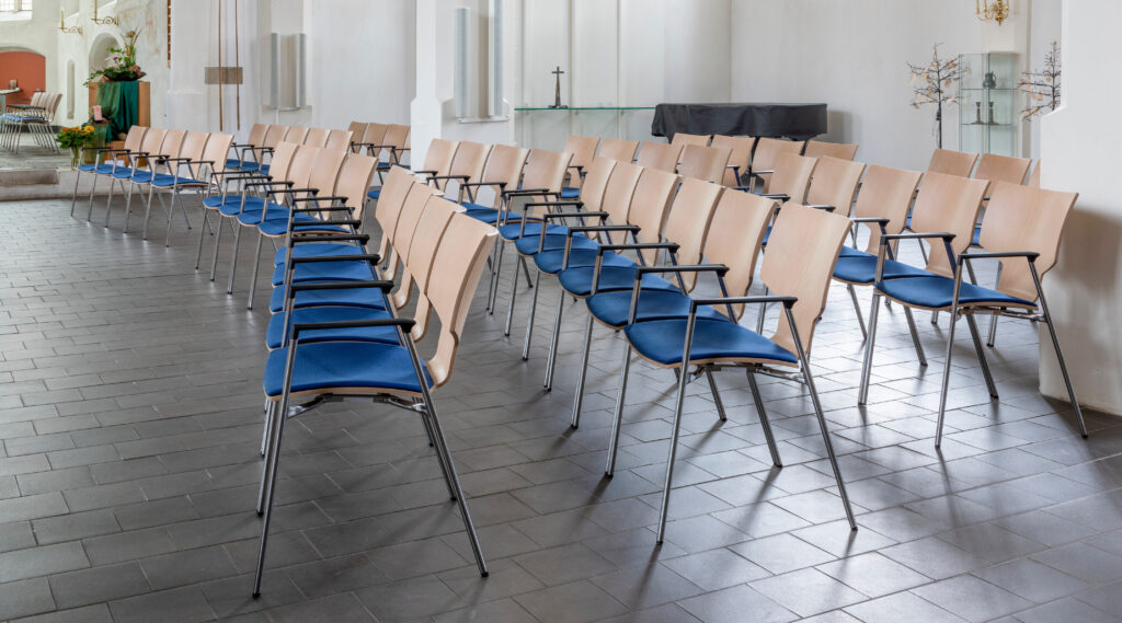 Church furniture Casala | Lynx I church chairs at Dorpskerk Bathmen (NL)
